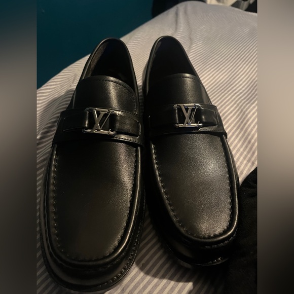 Louis Vuitton Loafers / Belt - Picture 10 of 12